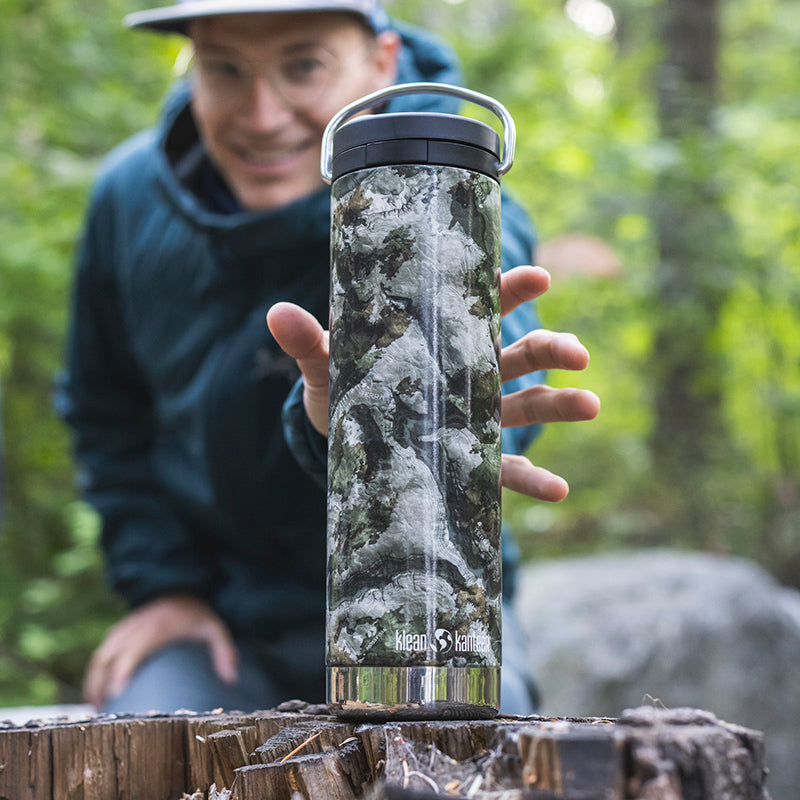 20oz-tkwide-with-twist-cap-mossy-oak-l6 20oz_bottle_twist_mossyoak_terragila_closeup_square.jpg