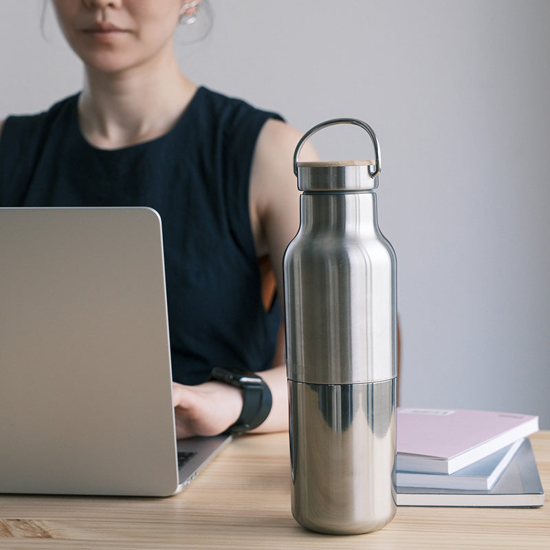 20oz-rise-reflect-with-bamboo-cap-o3 20oz_rise_reflect_desk_laptop_square.jpg