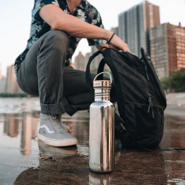 27oz-reflect-with-bamboo-cap-q4 K27SSLRF-MS-BAMBOO_reflect-bottle_city_lifestyle_ff882516-9bd8-49cf-b515-736a0a9c889f.jpg