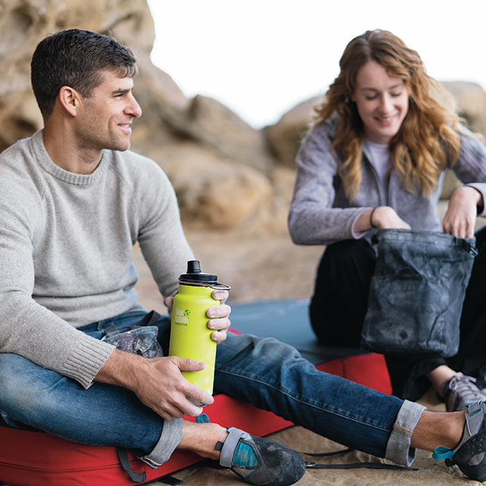 tkwide-chug-cap-n5 K32TKWSSL-JP-chug_cap_bouldering_lifestyle.jpg