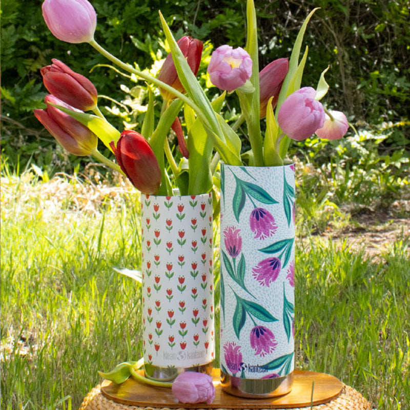 16oz-tkwide-with-cafe-red-tulips-g2 bottles_seasonal_spring_flowers_2_square.jpg