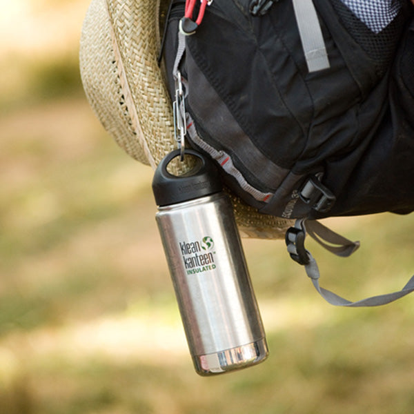 steel-s-biner-3-i6 carabiner_steel_bottle_backpack_lifestyle_dd4fef2d-f5d2-4f32-ac05-c706bd6b518e.jpg