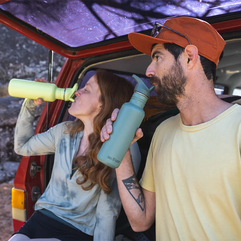 classic-flip-seal-sport-cap-no-straw-d7 classic_27oz_flip_seal_couple_tailgate_tip-sip_square.jpg