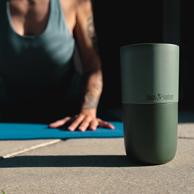 smoothie-set-x2 smoothie_kit_rise_tumbler_seaspray_closeup.jpg