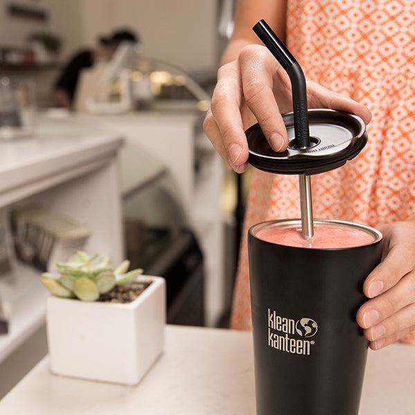 tumbler-straw-lid-with-straw-d7 steel_straw_smoothie-At-Counter-With-Lid_lifestyle_a071dbd2-9fd8-4eea-b04c-2a3732ff8612.jpg
